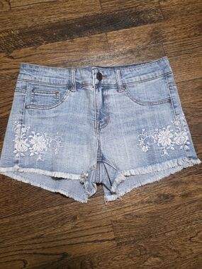 eunina Light Blue Denim Shorts with White Floral Embroidery